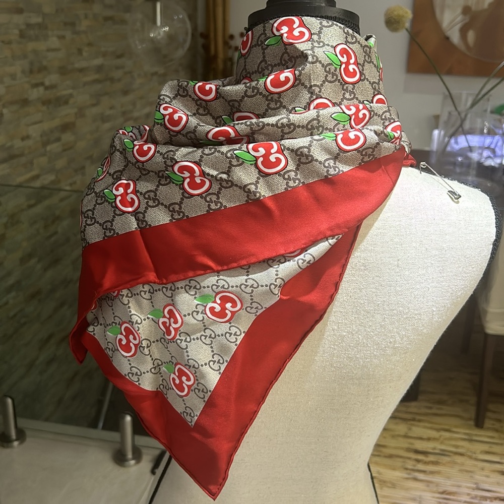 Gucci silk scarf Made in Italy - Picture 5 of 5
